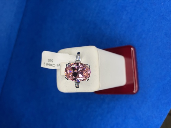 RING - Picture 1 of 4